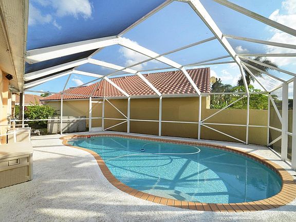 Home For Sale In Lakes At Boca Raton