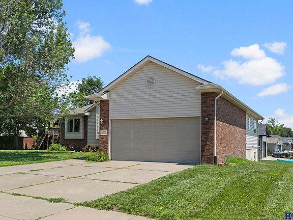 3rd image of 516 Fairway Dr
