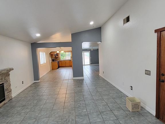 4th image of 8281 Paisley Ln