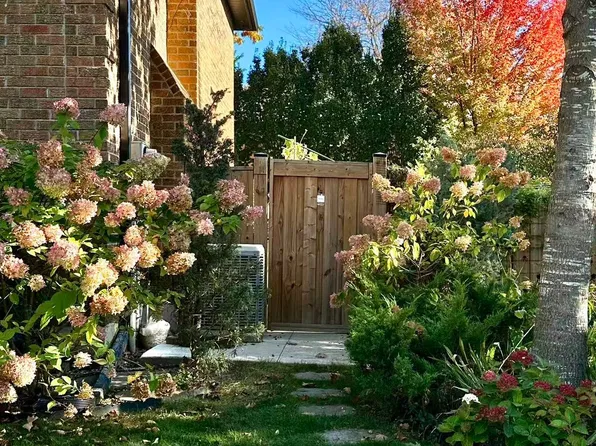 2100 Dunvegan Ave, Oakville, ON L6J 6N5