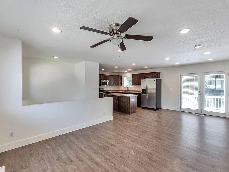 2151 W 300 N — Photo 7