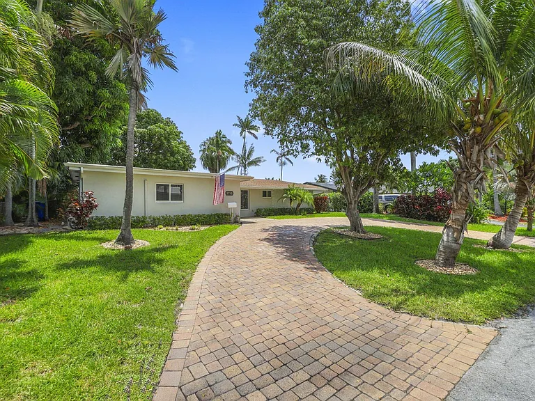 1710 SW 4th Ave — Photo 3