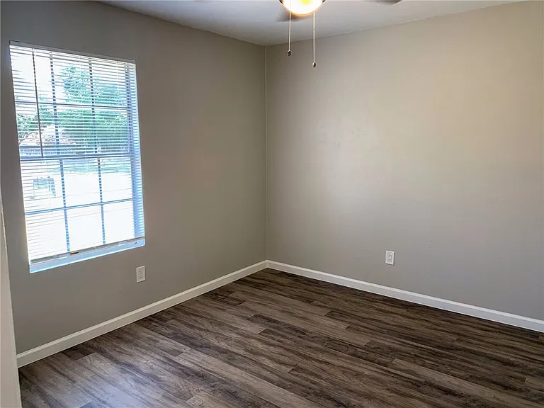 11640 Parkfield Dr — Photo 14