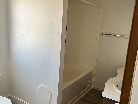 5th image of 355 E Kipp Ave
