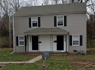 9556 Charlotte St, Kansas City, MO 64131