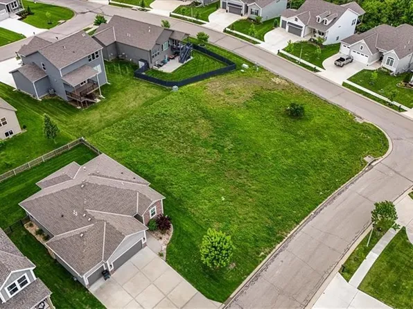 25237 W 141st Ter, Olathe, KS 66061