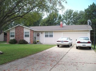 3435 SW Moundview Dr, Topeka, KS 66614