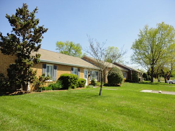 3rd image of 1113 Lakeview Pl
