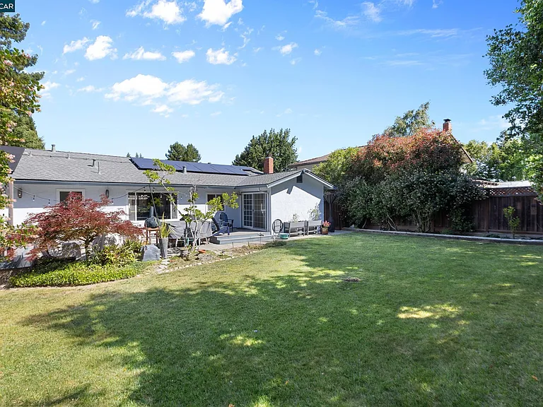 301 Domingo Ct — Photo 35