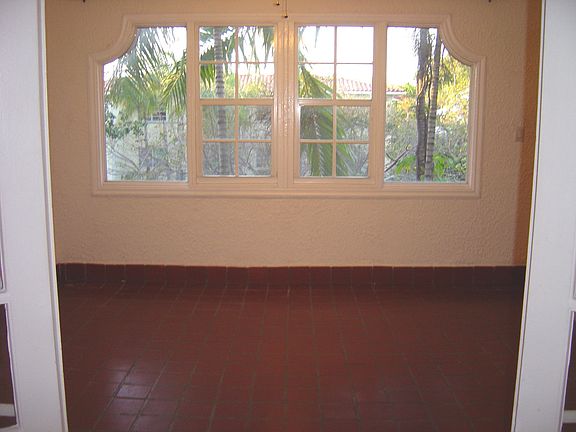 4th image of 230 Phoenetia Ave APT 1