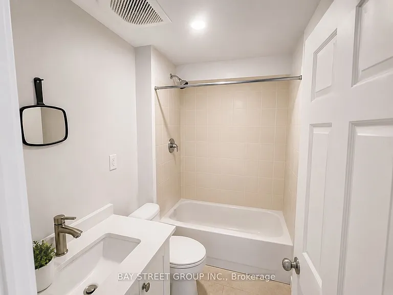 33 Dalton Rd #MAIN AND LOWER — Photo 6