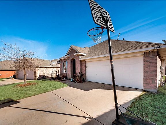 3rd image of 5908 Pacers Ln