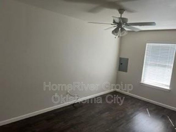 3rd image of 428 Vail Cir