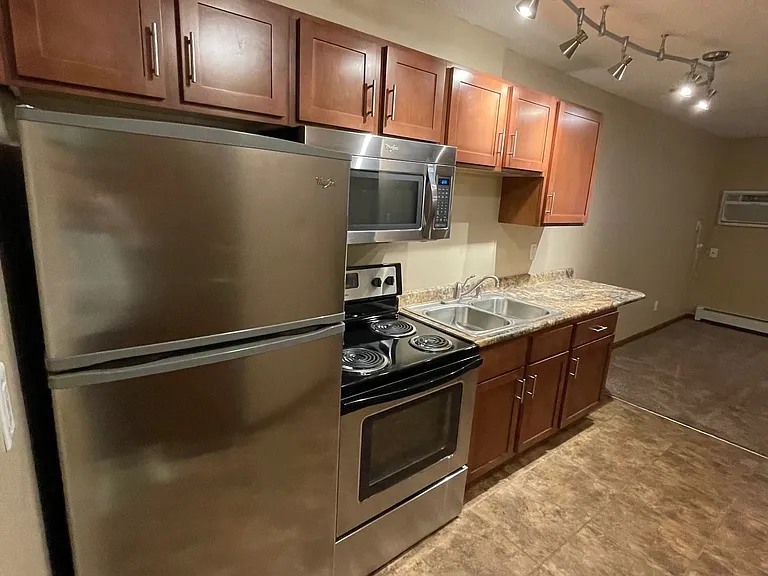 Oliver Apartments — Photo 8