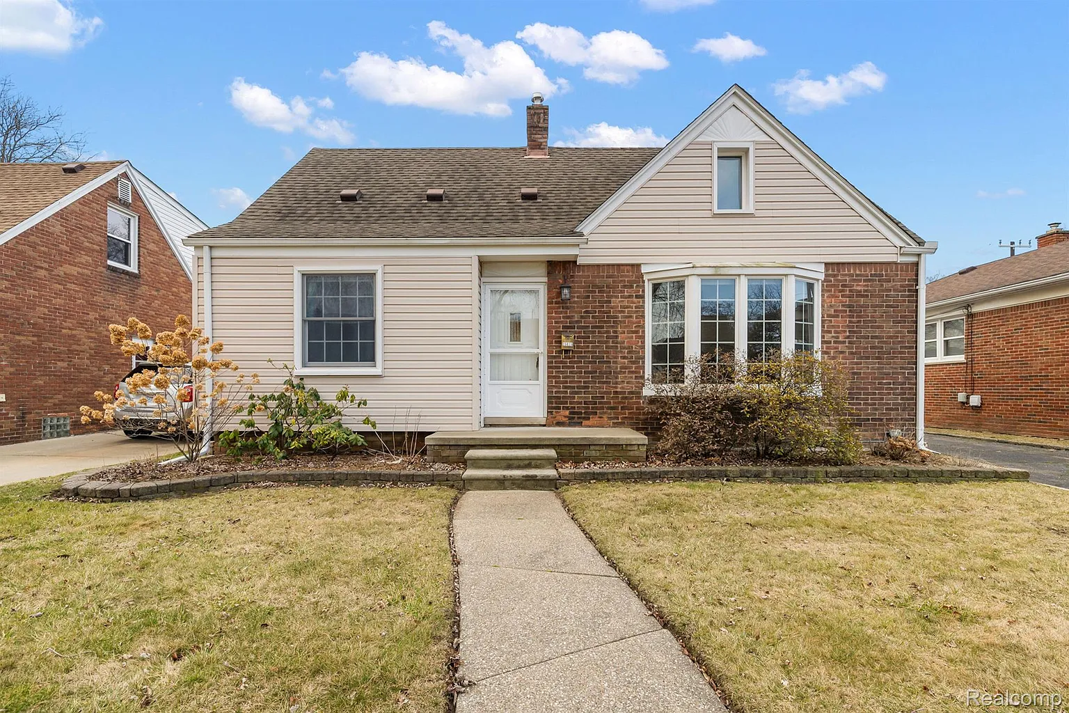 15615 Oceana Ave photo 1