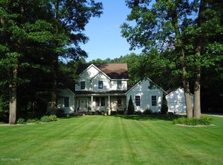 273 W Towering Oaks Cir, Muskegon, MI 49442