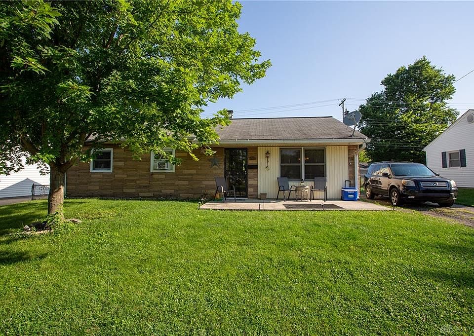 1st image of 23 W Doris Dr