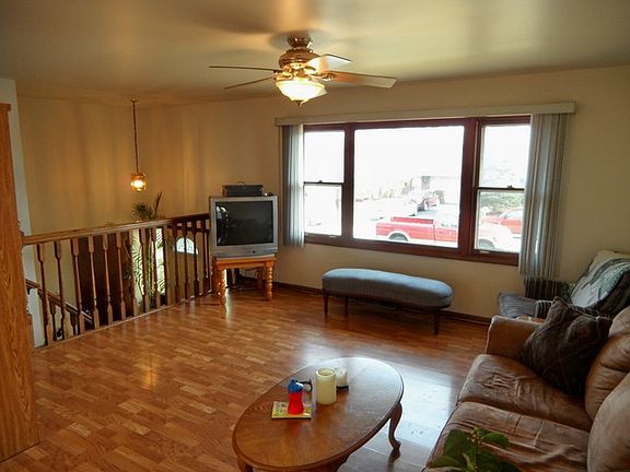 3rd image of 17060 Odell Ave