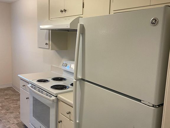3rd image of 2721 Midtown Ct #105