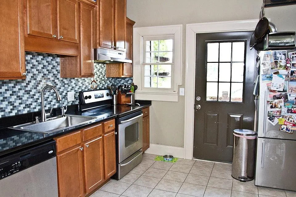 2 bed, 1200 sqft, $2,300 — Photo 4