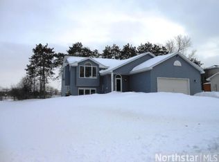 7797 Upper 26th St N, Oakdale, MN 55128