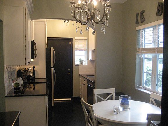3rd image of 711 14th St #5