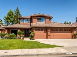 2725 Palo Alto Ave, Clovis, CA 93611