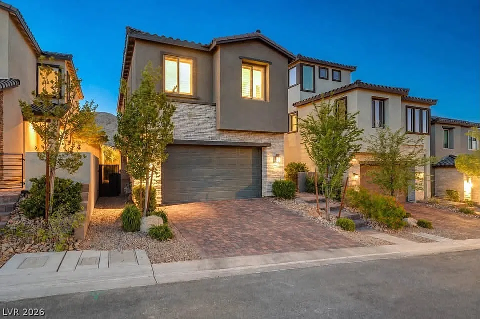 3 bed, 4.5 bath, 1802 sqft, $4,000 — Photo 1