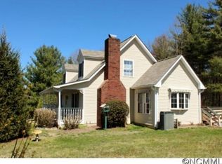 25 Cozy Cv, Hendersonville, NC 28792
