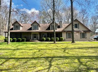 1401 Meadow Ln, Hillsdale, MI 49242
