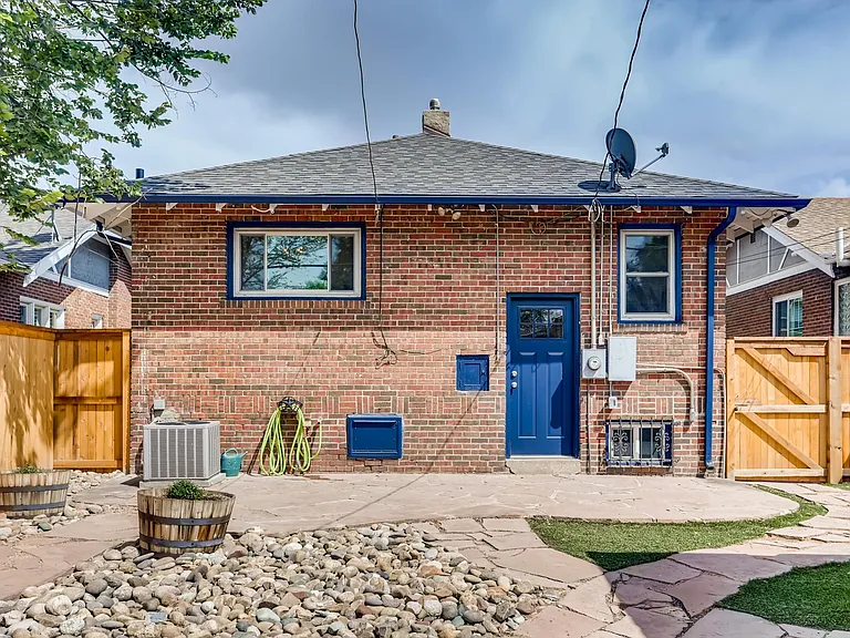 945 N Harrison St — Photo 27