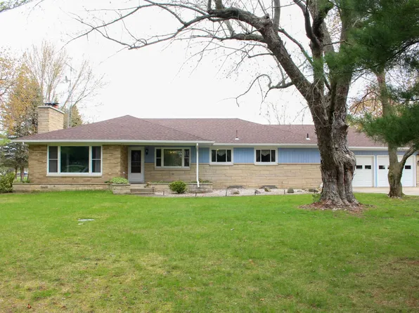 6235 E Howard City Edmore Rd, Vestaburg, MI 48891
