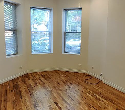 3rd image of 1934 N Hoyne Ave #1