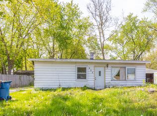 405 Strongbow Trl, Porter, IN 46304