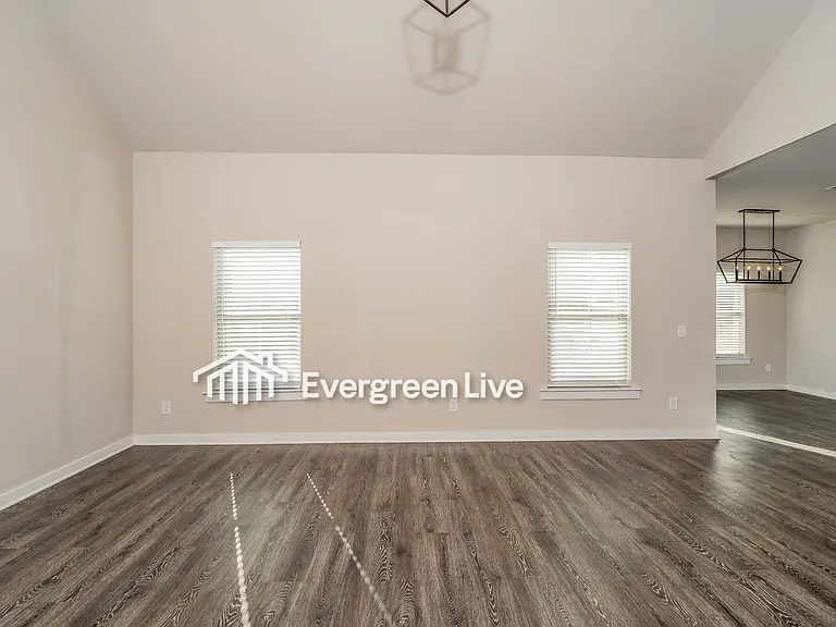 95 Wolf Ln — Photo 3