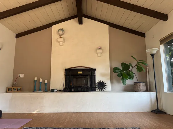 745 S Melrose Dr, Vista, CA 92081