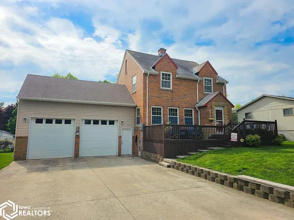 416 N 11th St, Forest City, IA 50436