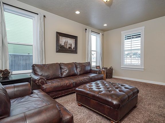 5th image of 4202 W Okoboji Cir