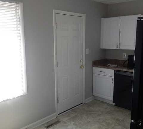 5th image of 8243 Brandon Dr