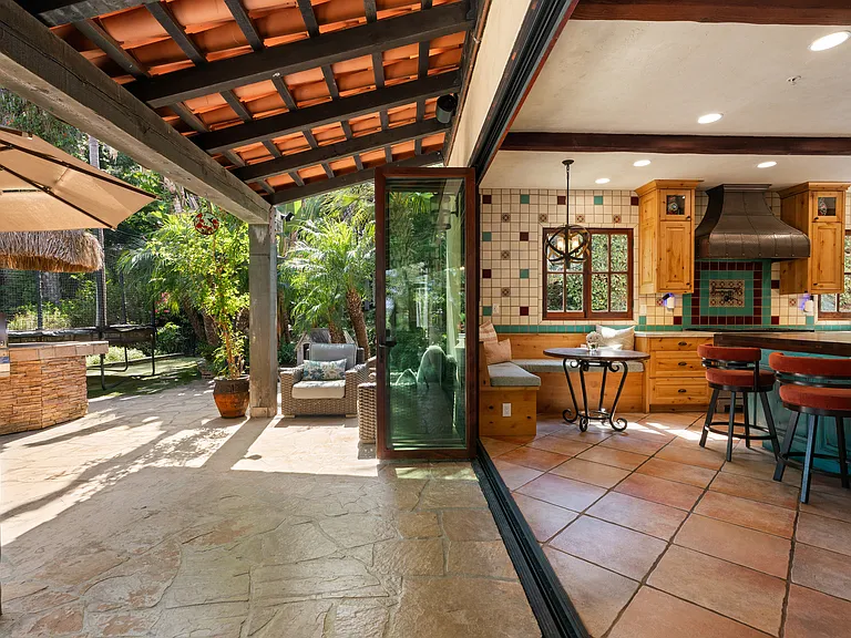 417 El Sueno — Photo 3
