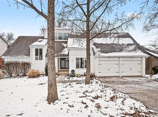 224 NW Locust St, Lees Summit, MO 64064