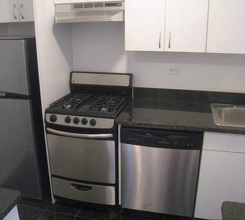 4th image of 240 E 82nd St APT 14d