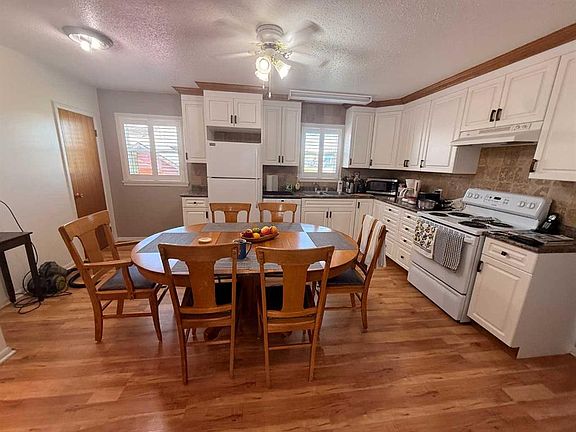 3rd image of 5040 E 48th St