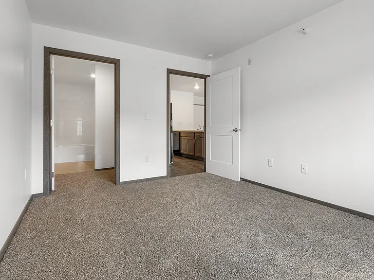 Split Rock Village Apartments & Townhomes — Photo 15