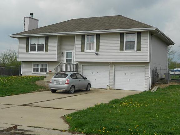 2nd image of 105 Carrie Ct