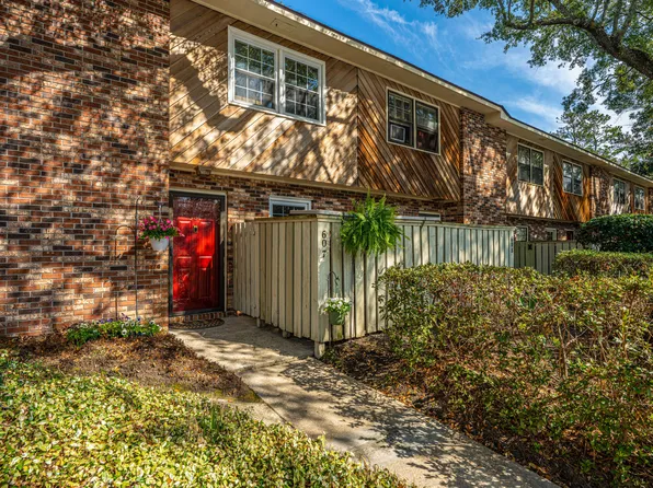 607 Saint Charles Ct, Charleston, SC 29407