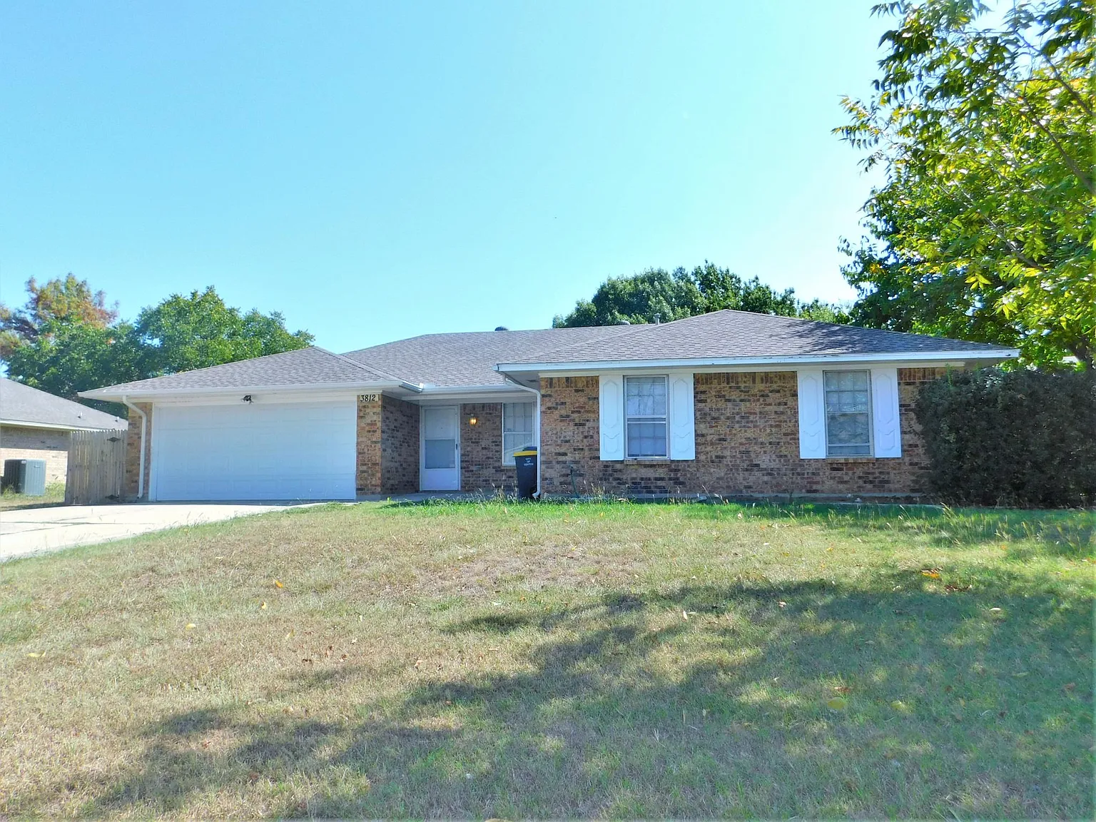 4 bed, 1727 sqft, $1,995 — Photo 2