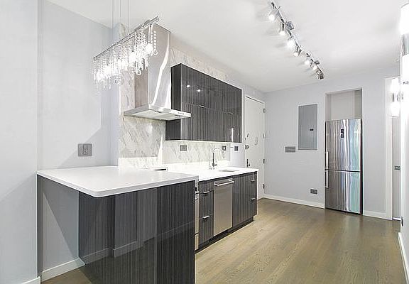 3rd image of 311 W 91st St #1A