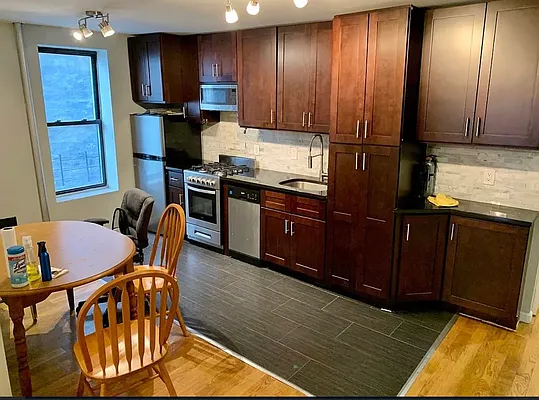 Rented by Heritage Realty LLC | media 8