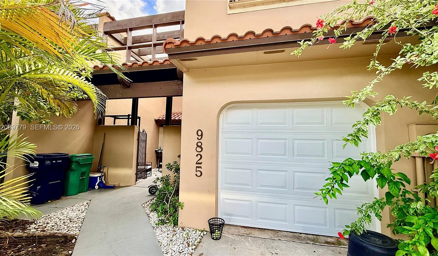 Costa Del Sol Condo E — Photo 1